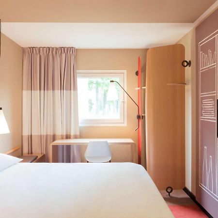 Ibis Guaiba Hotel Exterior photo